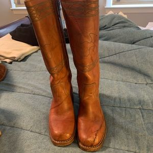 Women’s Frye Campus Stitch Boots, Size 9, Saddle